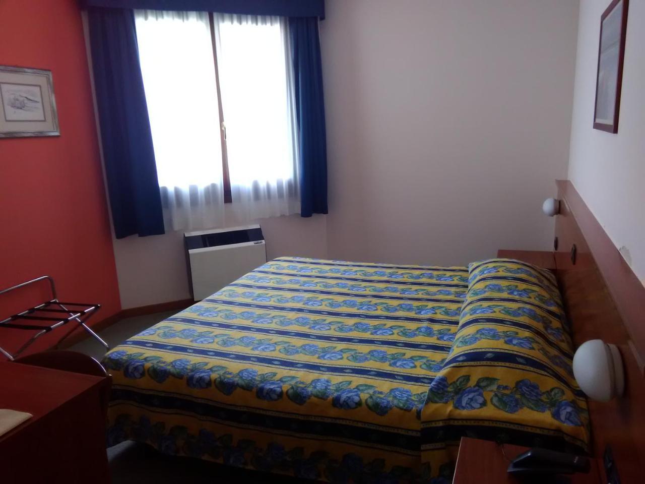 Hotel Naonis Cordenons Zewnętrze zdjęcie