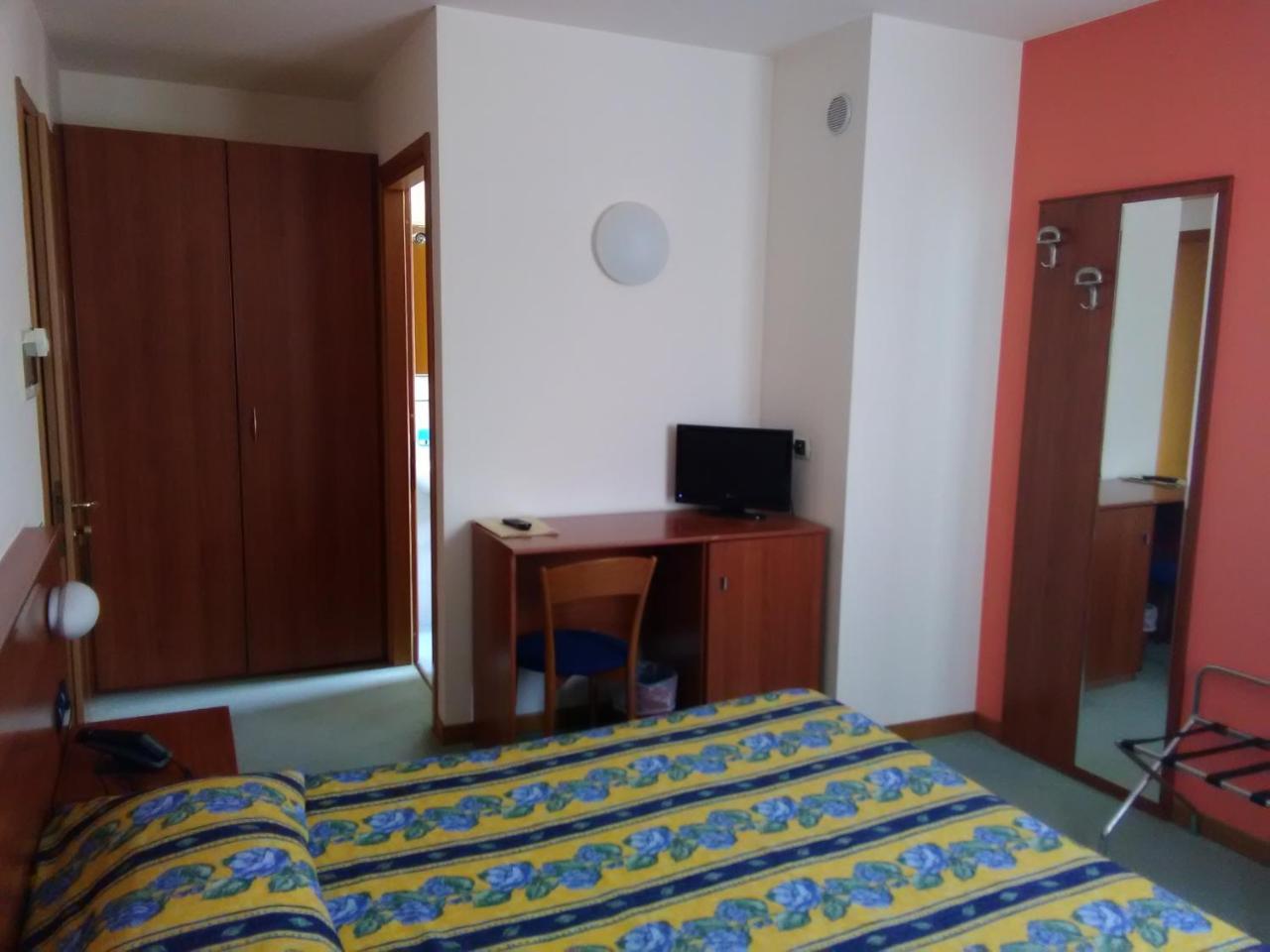 Hotel Naonis Cordenons Zewnętrze zdjęcie