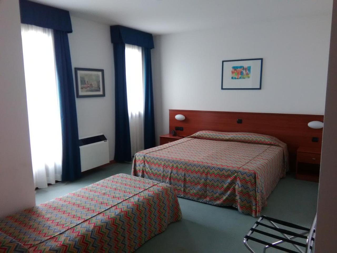 Hotel Naonis Cordenons Zewnętrze zdjęcie